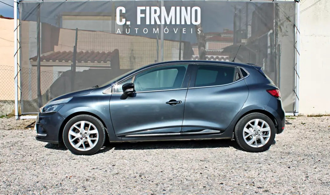 Renault Clio 2018 - 12250 EUR, 45634 km - AUTO.MOTO.pt - 45634km - foto 8 de 24