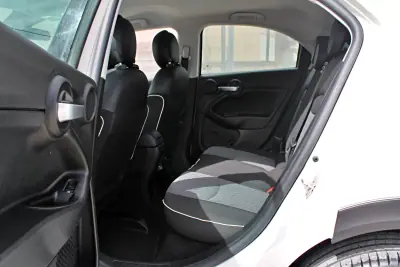 Fiat 500X 2019 - 13900 EUR, 122366 km - AUTO.MOTO.pt - 122366km - foto 17 de 22