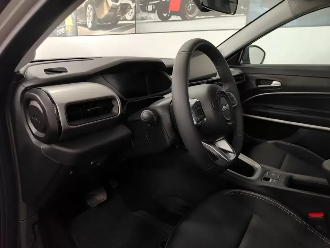 Jeep Avenger 2024 - 24990 EUR, 9000 km - 9000km - foto 55 de 60