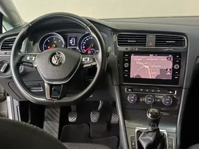 Volkswagen Golf 2017 - 17390 EUR, 126004 km - AUTO.MOTO.pt - 126004km - foto 7 de 13