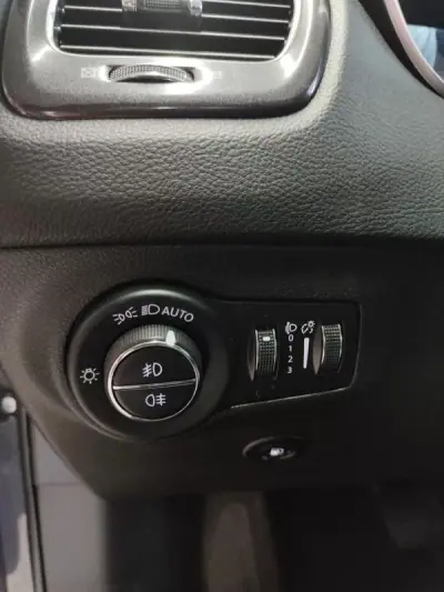 Jeep Compass 2021 - 22500 EUR, 107000 km - AUTO.MOTO.pt - 107000km - foto 25 de 45