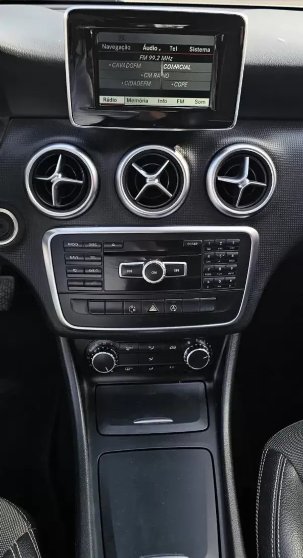 Mercedes-Benz A 160 2015 - 16500 EUR, 137000 km - AUTO.MOTO.pt - 137000km - foto 10 de 24