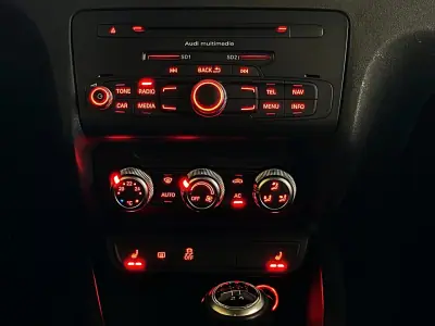 Audi A1 2011 - 9990 EUR, 218000 km - AUTO.MOTO.pt - 218000km - foto 28 de 34