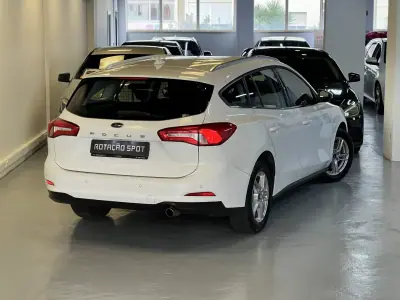 Ford Focus SW 2020 - 12990 EUR, 170000 km - AUTO.MOTO.pt - 170000km - foto 6 de 38