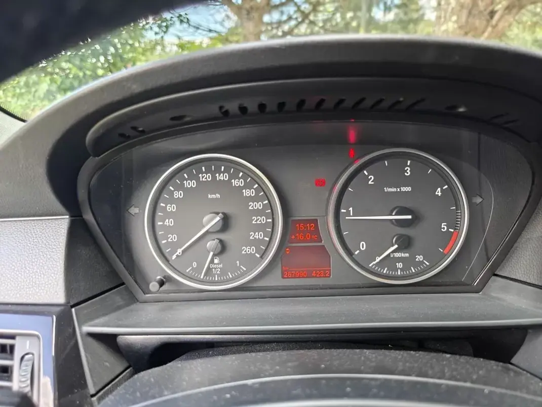 BMW 520 2008 - 7990 EUR, 268000 km - AUTO.MOTO.pt - 268000km - foto 33 de 42