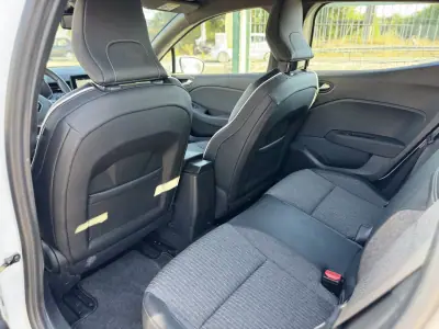 Renault Clio 2021 - 16400 EUR, 88000 km - AUTO.MOTO.pt - 88000km - foto 19 de 20