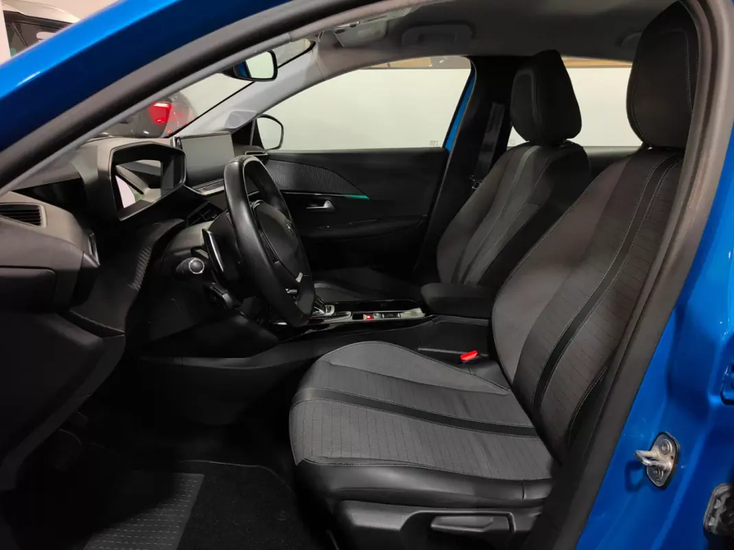 Peugeot 208 2019 - 14500 EUR, 90000 km - AUTO.MOTO.pt - 90000km - foto 27 de 60