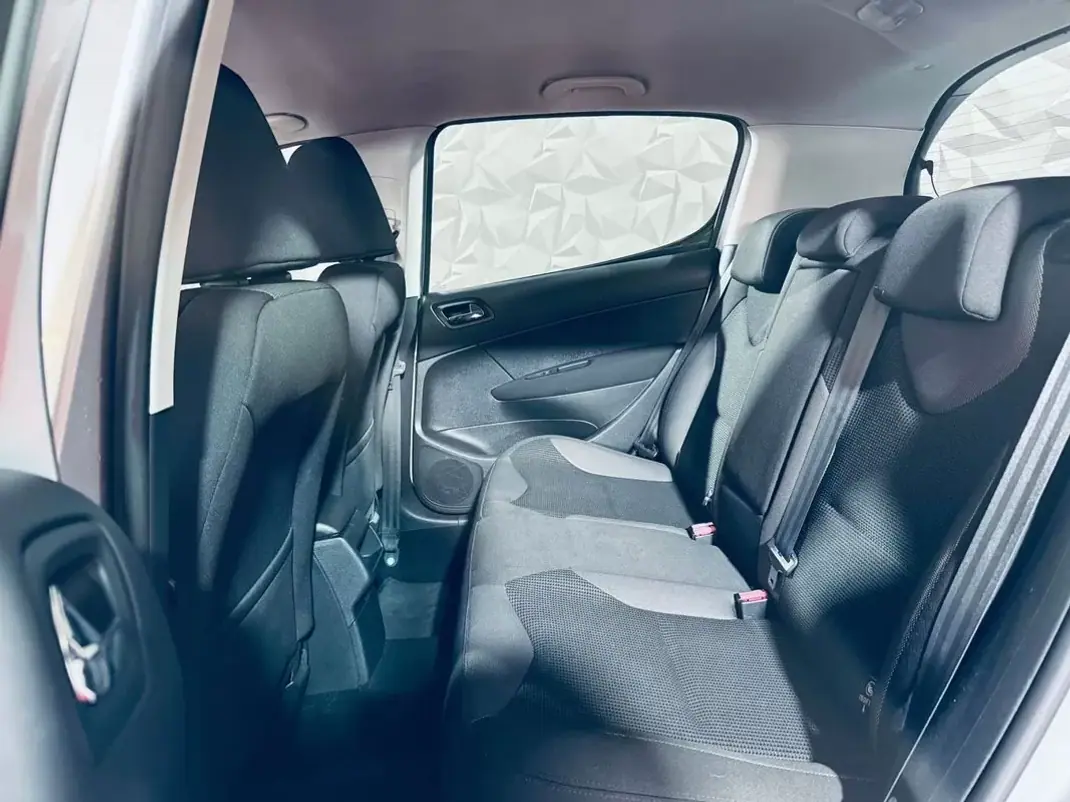 Peugeot 308 2012 - 6450 EUR, 226882 km - AUTO.MOTO.pt - 226882km - foto 12 de 20