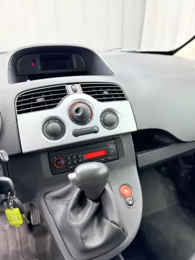 Renault Kangoo Express ZE 33 2012 - 6500 EUR, 29700 km - AUTO.MOTO.pt - 29700km - foto 12 de 14