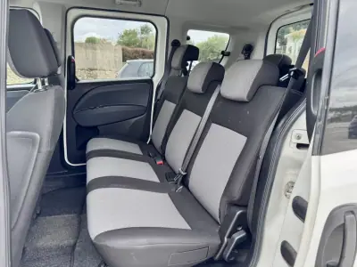 Fiat Doblo 2011 - 9900 EUR, 214000 km - AUTO.MOTO.pt - 214000km - foto 8 de 19