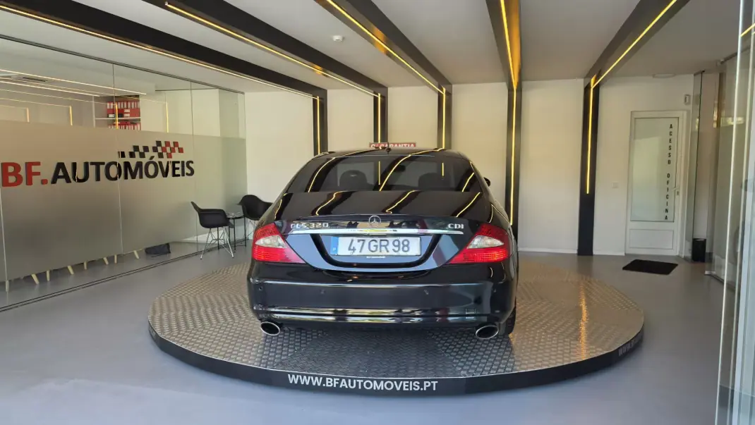 Mercedes-Benz CLS 320 2008 - 12900 EUR, 314479 km - 314479km - foto 19 de 60