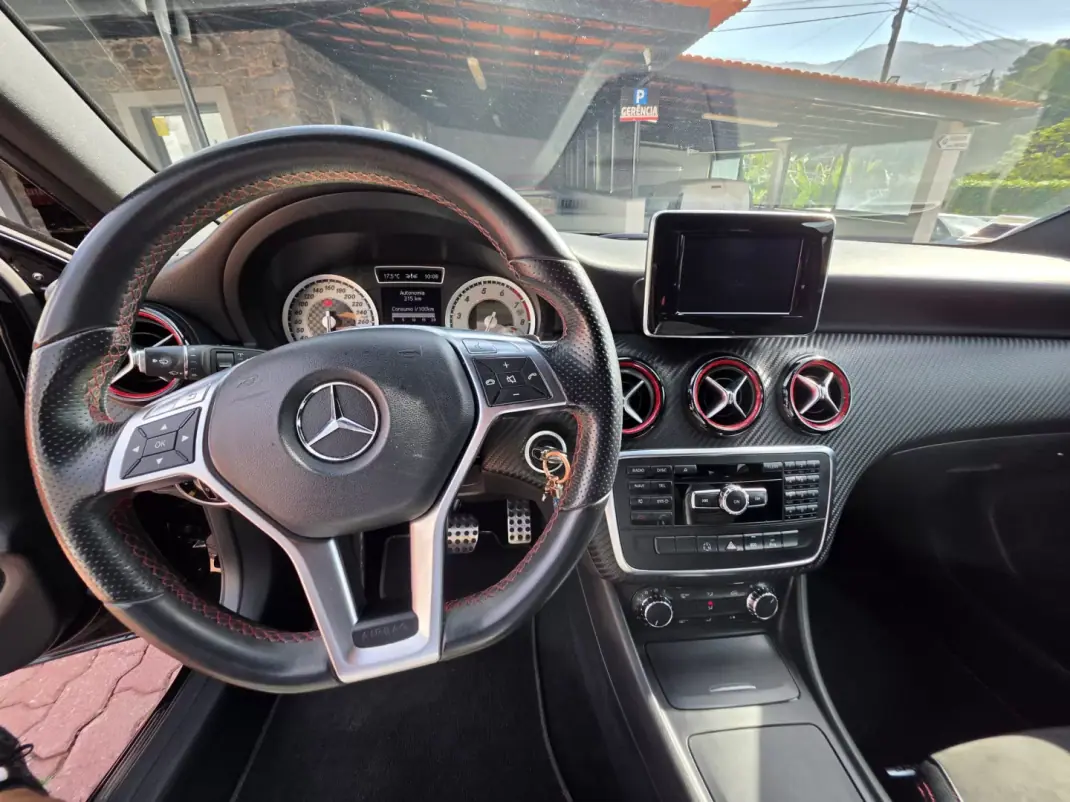 Mercedes-Benz A 250 2013 - 16950 EUR, 145000 km - AUTO.MOTO.pt - 145000km - foto 4 de 5