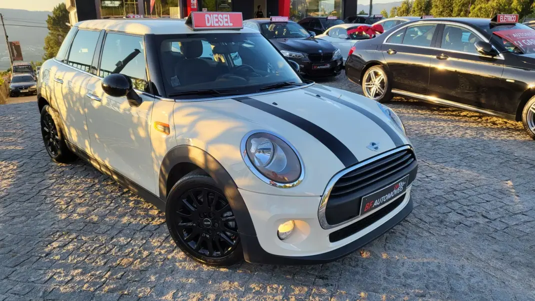 MINI 5 Portas 2015 - 9500 EUR, 259122 km - 259122km - foto 14 de 30
