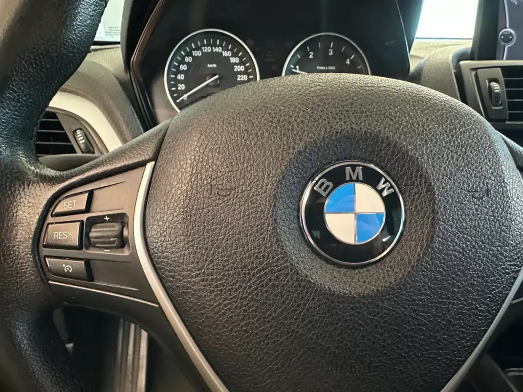 BMW 116 2012 - 13900 EUR, 223396 km - AUTO.MOTO.pt - 223396km - foto 15 de 25