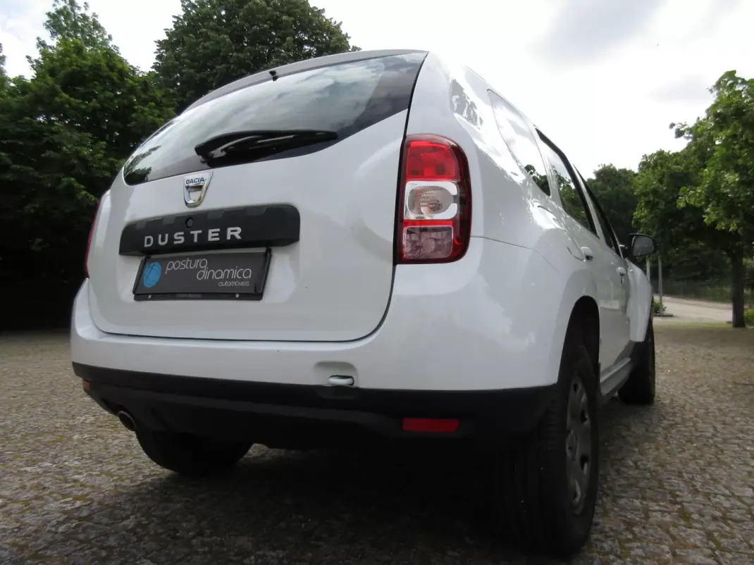 Dacia Duster 2015 - 10990 EUR, 208000 km - AUTO.MOTO.pt - 208000km - foto 13 de 35