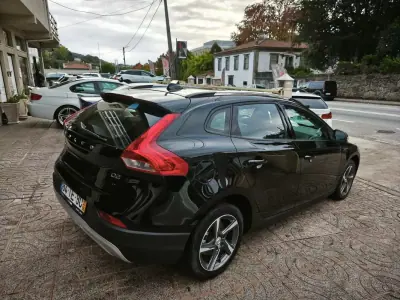 Volvo V40 Cross Country 2017 - 18500 EUR, 100000 km - AUTO.MOTO.pt - 100000km - foto 8 de 34