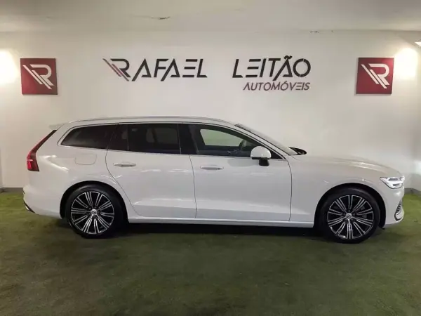 Volvo V60 2022 - 31900 EUR, 71000 km - AUTO.MOTO.pt - 71000km - foto 8 de 29
