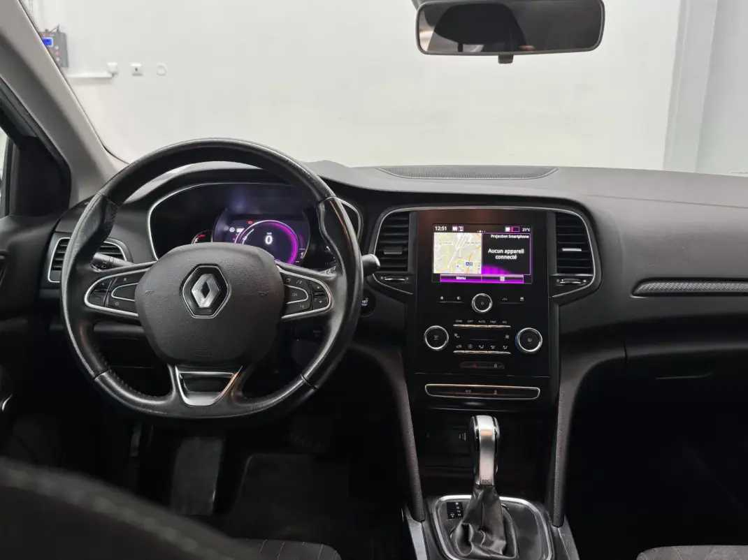 Renault Mégane 2019 - 15990 EUR, 124000 km - AUTO.MOTO.pt - 124000km - foto 10 de 11
