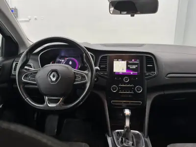Renault Mégane 2019 - 15990 EUR, 124000 km - AUTO.MOTO.pt - 124000km - foto 10 de 11