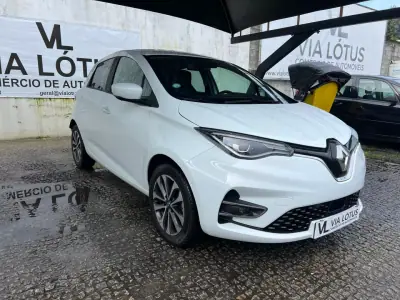 Renault Zoe 2021 - 14750 EUR, 47700 km - AUTO.MOTO.pt - 47700km - foto 3 de 11