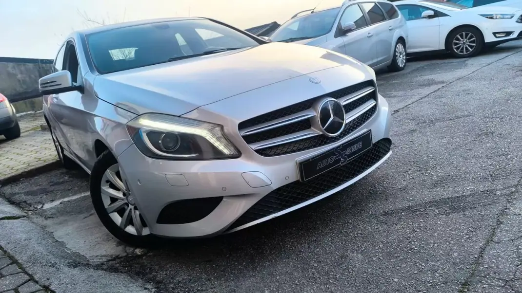 Mercedes-Benz A 180 2014 - 15800 EUR, 180000 km - AUTO.MOTO.pt - 180000km - foto 9 de 23