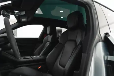 Porsche Taycan Sport Turismo 2024 - 74950 EUR, 55673 km - AUTO.MOTO.pt - 55673km - foto 33 de 57