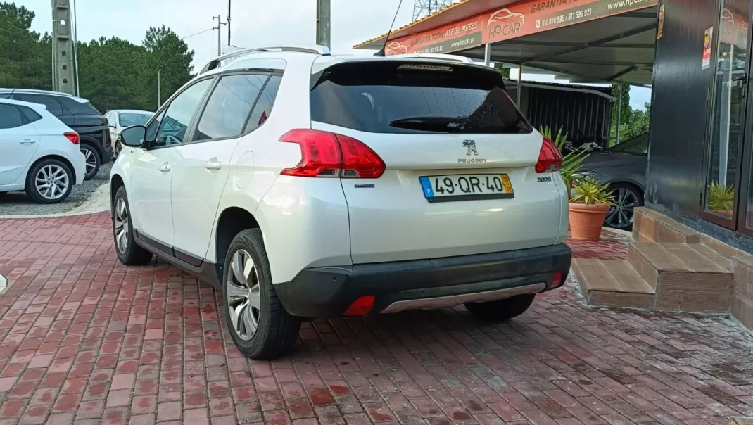 Peugeot 2008 2015 - 12990 EUR, 154000 km - AUTO.MOTO.pt - 154000km - foto 36 de 37