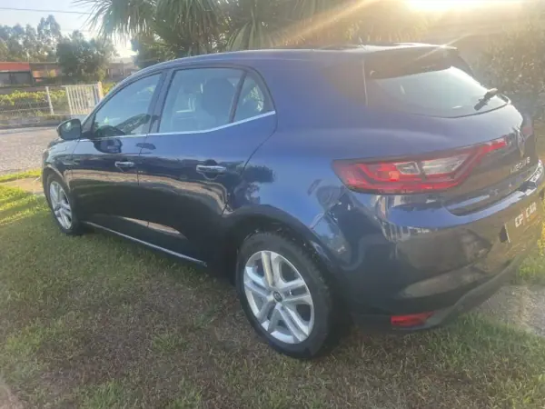 Renault Mégane Coupe 2017 - 14490 EUR, 193200 km - AUTO.MOTO.pt - 193200km - foto 7 de 13