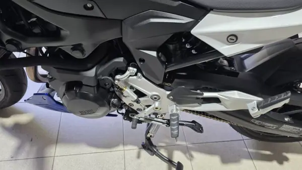 BMW F 900 R 2023 - 10900 EUR, 1060 km - AUTO.MOTO.pt - 1060km - foto 13 de 23