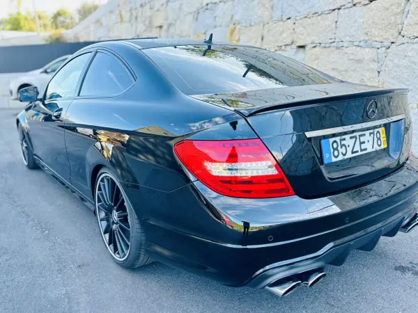 Mercedes-Benz C 63 AMG 2011 - 49900 EUR, 56000 km - AUTO.MOTO.pt - 56000km - foto 3 de 26