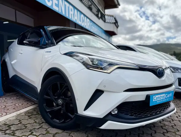 Toyota C-HR 1.8 Hybrid Exclusive 122Cv | GPS | CÂMARA 2019 Híbrido (Gasolina) — 80 000 km · Porto Toyota C-HR 1.8 Hybrid Exclusive 122Cv | GPS | CÂMARA 2019 Híbrido (Gasolina)