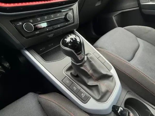 SEAT Arona 2022 - 18900 EUR, 65438 km - AUTO.MOTO.pt - 65438km - foto 3 de 12