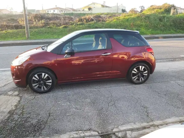Citroën DS3 2010 - 8900 EUR, 175200 km - AUTO.MOTO.pt - 175200km - foto 7 de 47