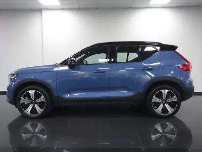 Volvo XC 40 2022 - 26990 EUR, 111000 km - AUTO.MOTO.pt - 111000km - foto 6 de 38