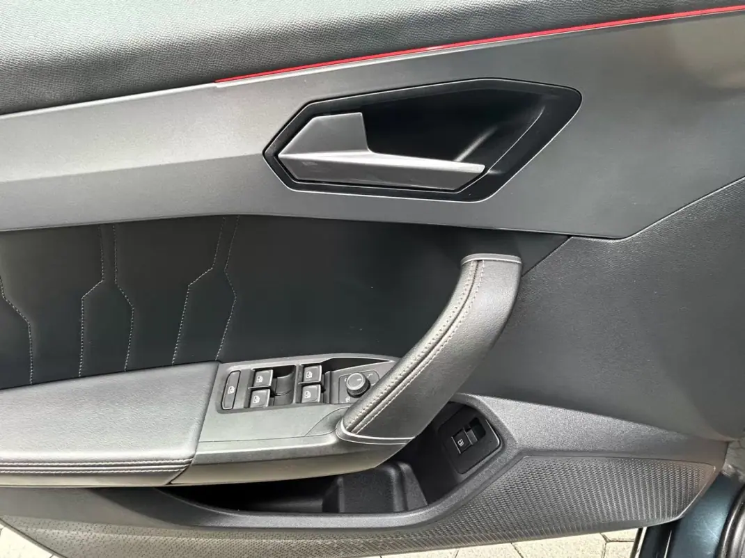 Cupra Formentor 2021 - 27000 EUR, 75000 km - AUTO.MOTO.pt - 75000km - foto 8 de 29