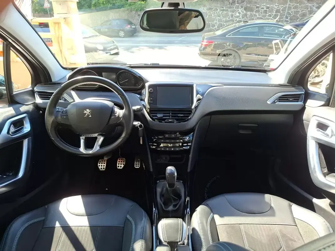 Peugeot 2008 2017 - 10000 EUR, 178323 km - 178323km - foto 35 de 37