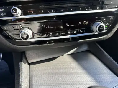 BMW 520 2018 - 28000 EUR, 217000 km - AUTO.MOTO.pt - 217000km - foto 54 de 67