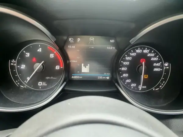 Alfa Romeo Stelvio 2020 - 29980 EUR, 47900 km - AUTO.MOTO.pt - 47900km - foto 28 de 28