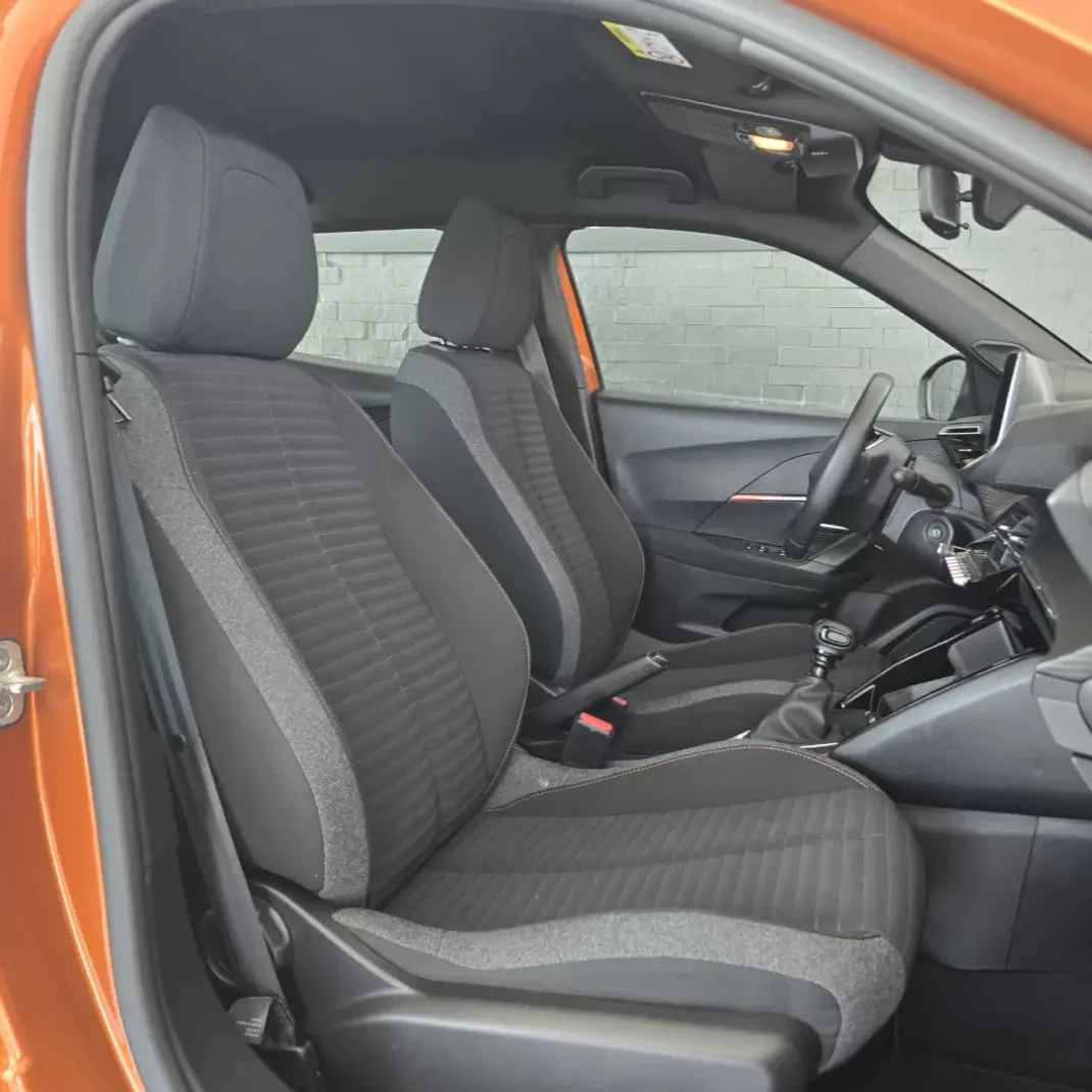 Peugeot 2008 2023 - 16750 EUR, 52595 km - 52595km - foto 9 de 28