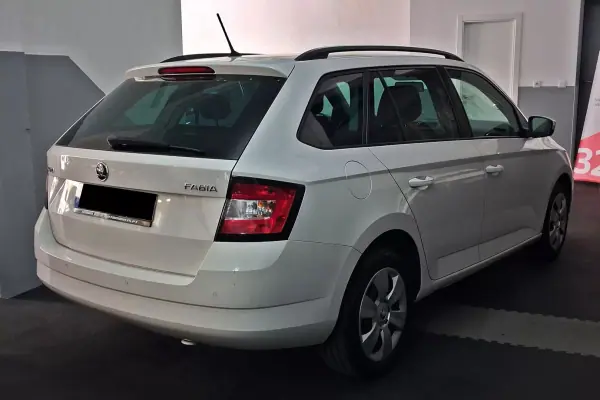 Skoda Fabia Break 2016 - 7990 EUR, 110000 km - AUTO.MOTO.pt - 110000km - foto 6 de 18