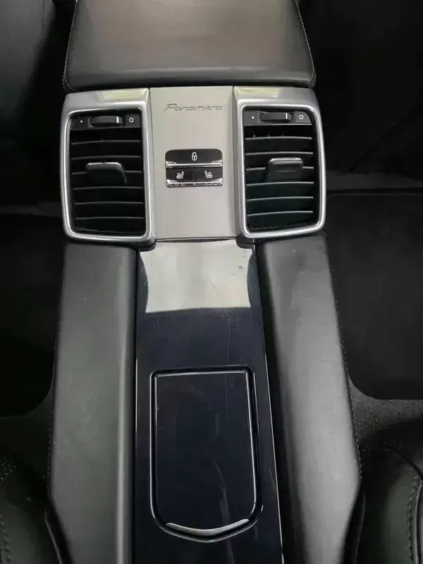 Porsche Panamera 2015 - 38499 EUR, 165000 km - AUTO.MOTO.pt - 165000km - foto 39 de 39