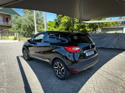 Renault Captur 2014 - 10800 EUR, 108000 km - AUTO.MOTO.pt - 108000km - foto 10 de 12