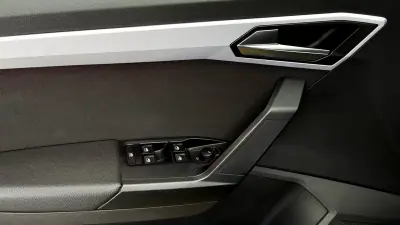 SEAT Arona 2023 - 16990 EUR, 30000 km - AUTO.MOTO.pt - 30000km - foto 28 de 42