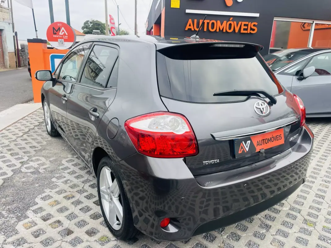 Toyota Auris 2010 - 10950 EUR, 161626 km - AUTO.MOTO.pt - 161626km - foto 5 de 12