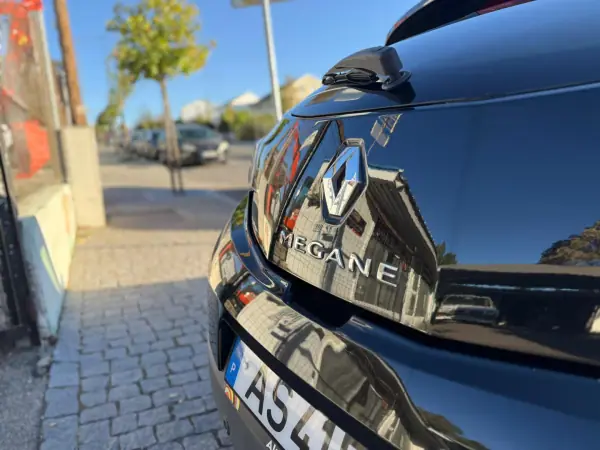 Renault Mégane Coupe 2014 - 12900 EUR, 155557 km - AUTO.MOTO.pt - 155557km - foto 5 de 32