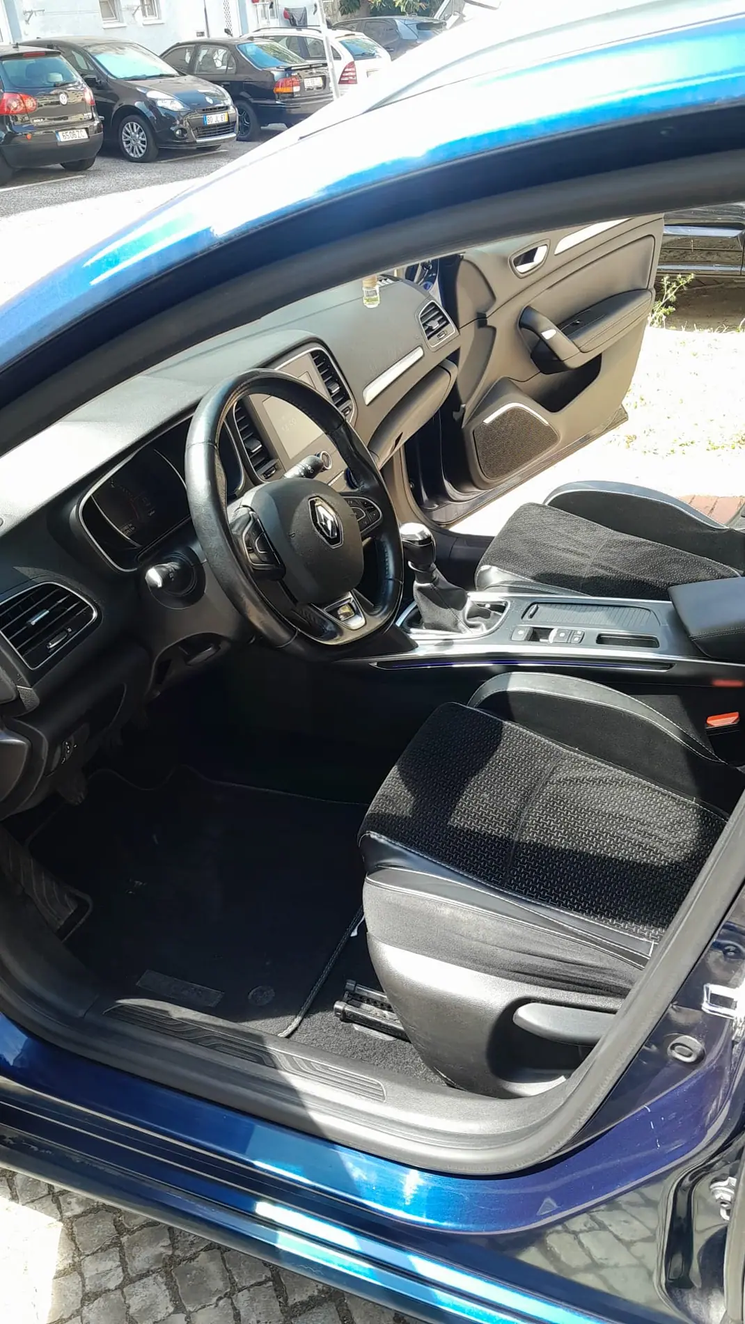 Renault Mégane Sport Tourer 2018 - 13000 EUR, 157000 km - AUTO.MOTO.pt - 157000km - foto 3 de 5