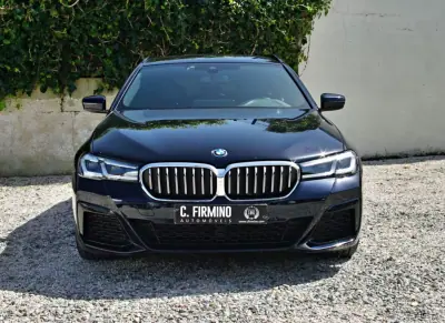 BMW 530e 2022 - 44900 EUR, 52332 km - AUTO.MOTO.pt - 52332km - foto 4 de 46