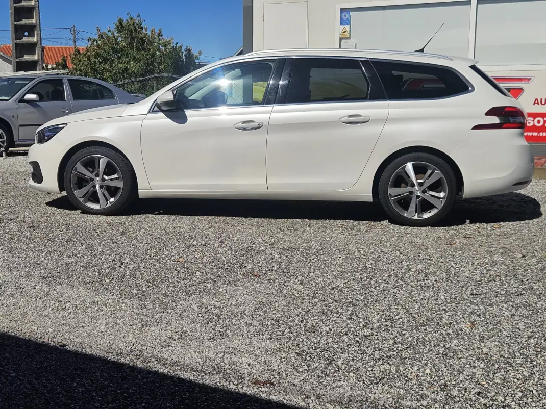 Peugeot 308 SW 2019 - 13500 EUR, 145500 km - 145500km - foto 5 de 33