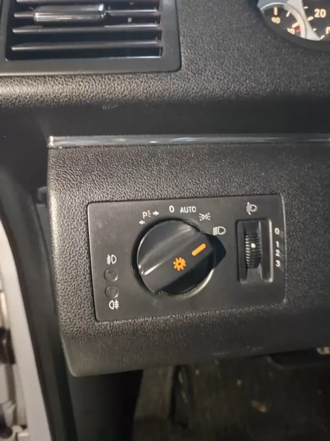 Mercedes-Benz B 200 2005 - 7250 EUR, 226300 km - AUTO.MOTO.pt - 226300km - foto 23 de 33