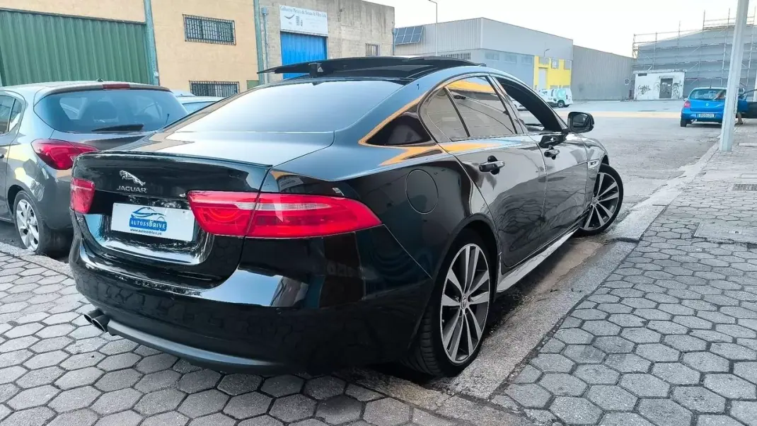Jaguar XE 2017 - 14900 EUR, 159000 km - 159000km - foto 15 de 24